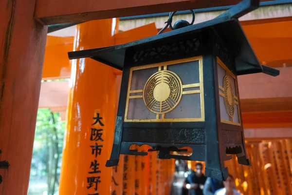 Japón 2015 Nov Classic Lantern Red Torii Gates Fushimi Inari — Foto de Stock
