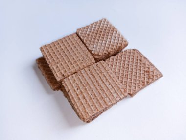 Beyaz arkaplan ve kopyalama alanı ile düzenlenmiş bisküviler