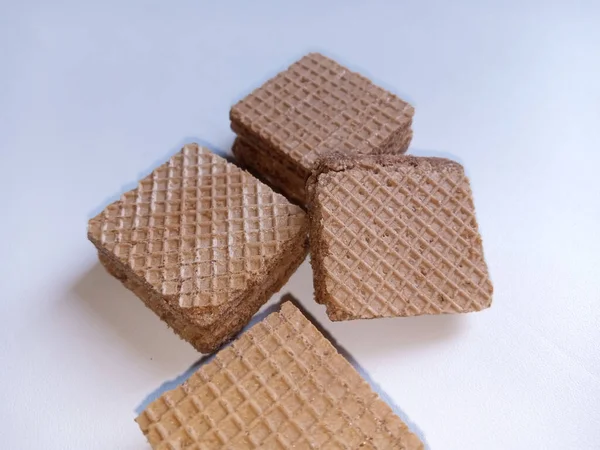 Biscuits Gaufrettes Cube Disposés Avec Fond Blanc Espace Copie — Photo