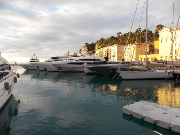 El sol Comienza a llegar