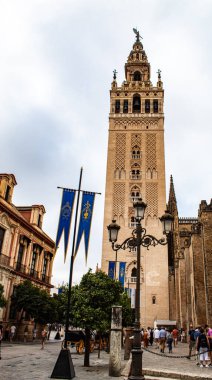 Un paseo por algunos de los lugares y monumentos mas iconicos de Sevilla