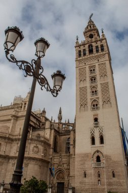Un paseo por algunos de los lugares y monumentos mas iconicos de Sevilla
