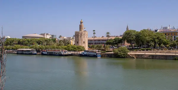Un paseo por algunos de los lugares y monumentos mas iconicos de Sevilla
