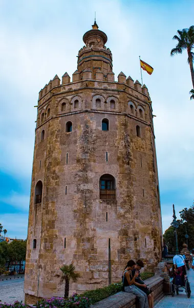 Un paseo por algunos de los lugares y monumentos mas iconicos de Sevilla