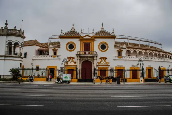 Un paseo por algunos de los lugares y monumentos mas iconicos de Sevilla
