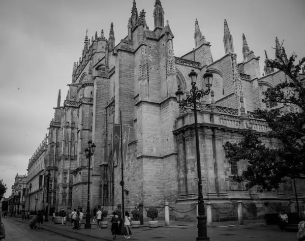 Un paseo por algunos de los lugares y monumentos mas iconicos de Sevilla