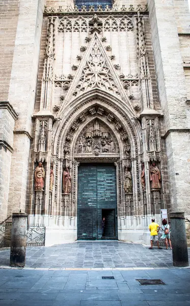 Un paseo por algunos de los lugares y monumentos mas iconicos de Sevilla