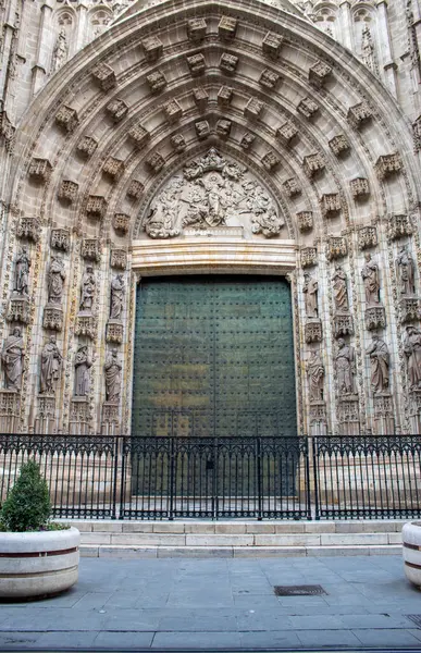 Un paseo por algunos de los lugares y monumentos mas iconicos de Sevilla