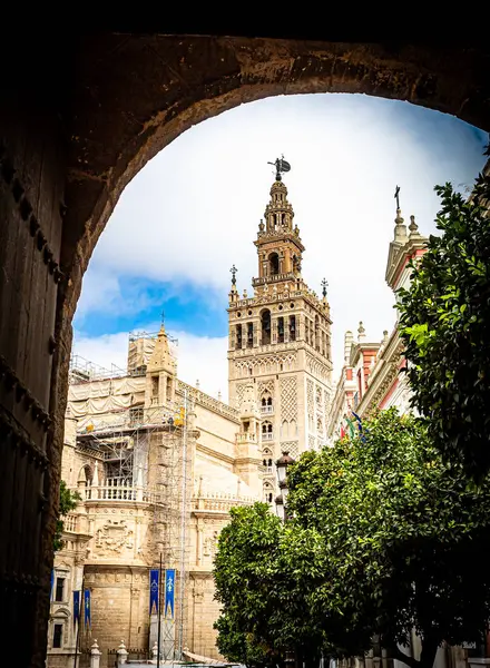 Un paseo por algunos de los lugares y monumentos mas iconicos de Sevilla