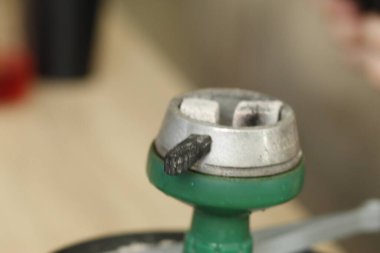 Yakın çekim - vida ile metal vida