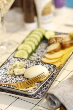 Lezzetli yiyeceklere yakın.