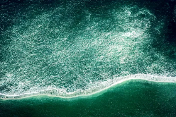 Vertical shot of a calm peaceful ocean 3d illustrated