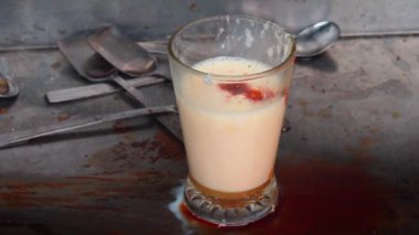 Kırmızı Çay Süt Çayı, İçecek Karıştırma Konseptine Eklendi
