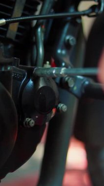 Filtre Değişikliğinden sonra motosiklet yağı filtresi kurulumu