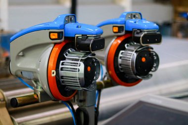 Santralin üretim hattındaki elektrikli motora yakın çekim