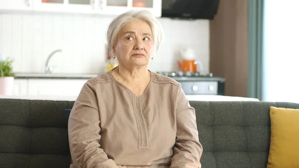 Traurige Alte Frau Ihrem Heim Oder Pflegeheim Gesundheitsdienste Für Ältere — Stockfoto