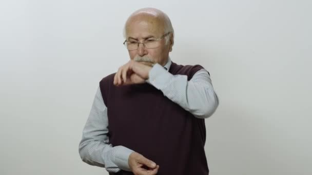 Öregember Nagyon Boldog Hangosan Nevet Vicces Öregember Nevet Stúdió Portré — Stock videók