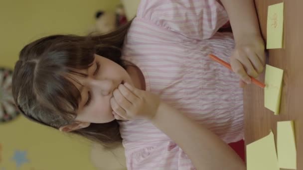Petite Fille Qui Dit Stop Avec Main Contre Mal Elle — Video
