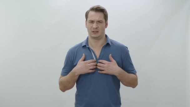 Homme Dans Trentaine Forte Douleur Thoracique Crise Cardiaque Causée Par — Video