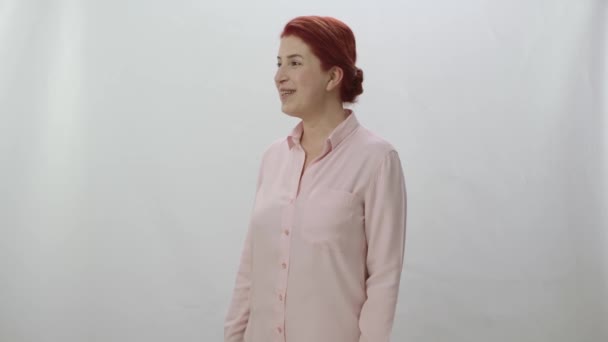 Femme Parlant Coin Écran Femme Parle Avec Quelque Chose Imaginaire — Video