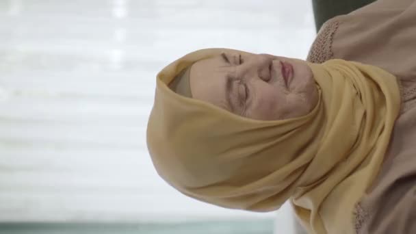 Bellissimo Ritratto Facciale Felice Donna Matura Mezza Età Hijab Vecchia — Video Stock