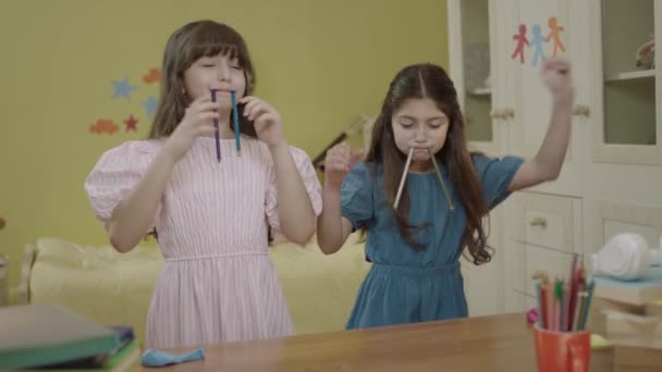 Little Girls Having Fun Together Dancing Room Home Happy Girls — Vídeo de stock