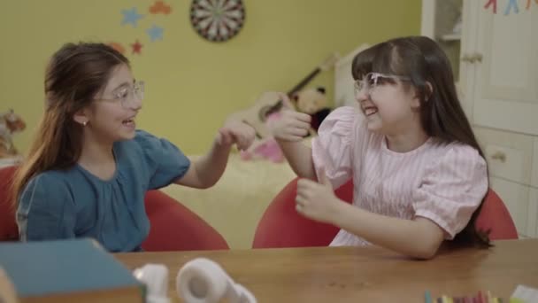 Little Beautiful Cute Girls Sitting Table Nursery Talking Dancing Loving — Stockvideo