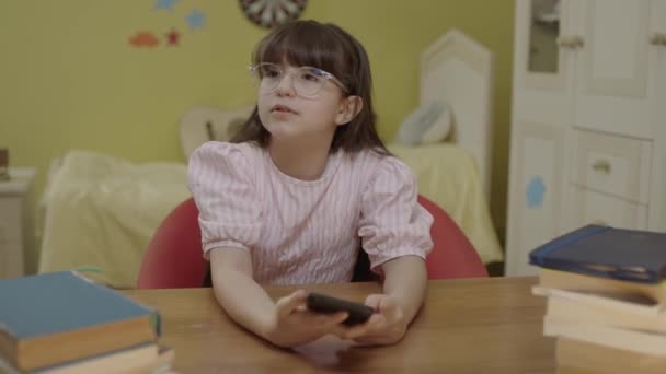 Little Cute Beautiful Girl Using New Technology While Playing Online — Stok video