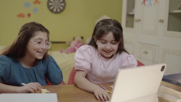 Little Girl School Students Study Online Home Listen Teachers Video — Stok video