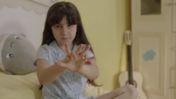 Little Girl Doing Magic Tricks Her Fingers Bedroom Boy Who — Wideo stockowe