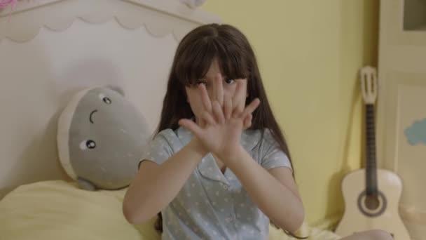 Little Girl Doing Magic Tricks Her Fingers Bedroom Boy Who — Wideo stockowe