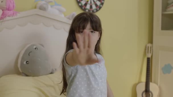 Little Girl Who Says Stop Her Hand Evil What She — Stok Video