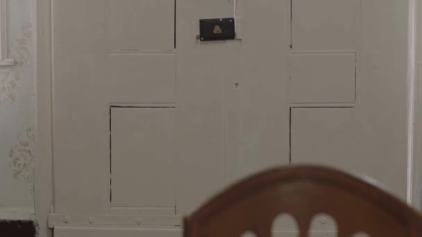 Traditional Old Turkish House Door Old White Door Opens — Stok video