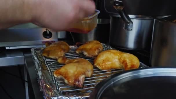 Chicken Thighs Grilled Place Serves Street Food Delicious Street Food — Stok video