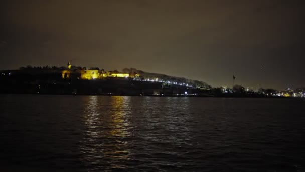 Sea Yellow Lights City Reflected View Istanbul Summer Night Topkapi — Video Stock