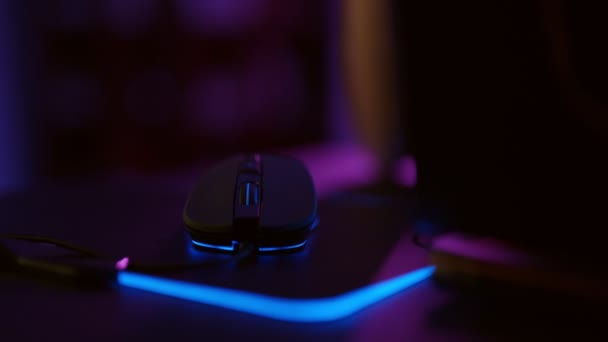 Close Hands Gamer Playing Video Game Using Illuminated Mouse Male — Stock Video