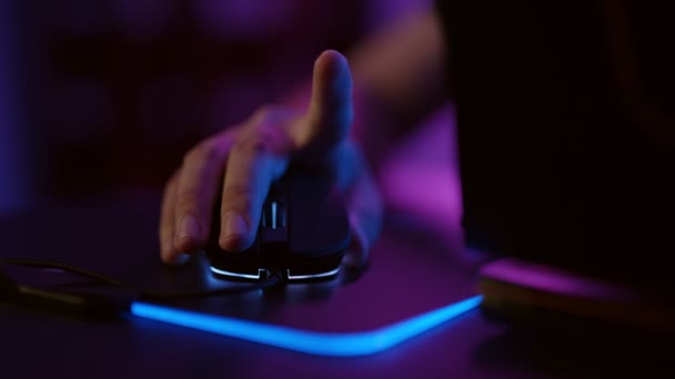 Close Hands Gamer Playing Video Game Using Illuminated Mouse Male — Stock videók