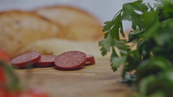 Sliced Turkish Sausage Sucuk Rolls Camera Sausages Rolled Delicious Backdrop — Vídeos de Stock