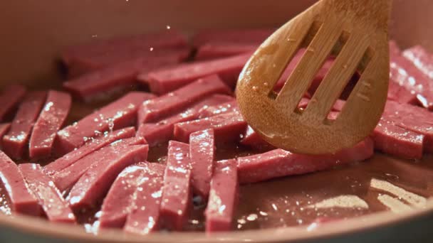 Sliced Salami Being Thrown Pan Slow Motion Sliced Salamis Fried — Videoclip de stoc