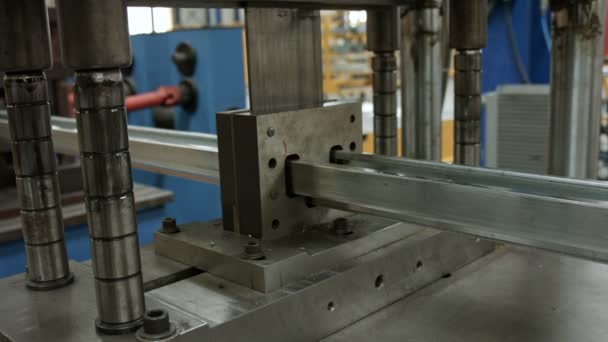 Iron Cutting Machine Profile Factory Factory Producing Iron Profiles Profile — Stok video