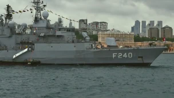 Turkish Republic Warship Anchored Bosphorus — стоковое видео