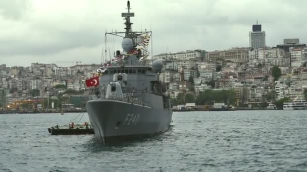 Військове Судно Турецької Республіки Стояло Якорі Босфорі — стокове відео