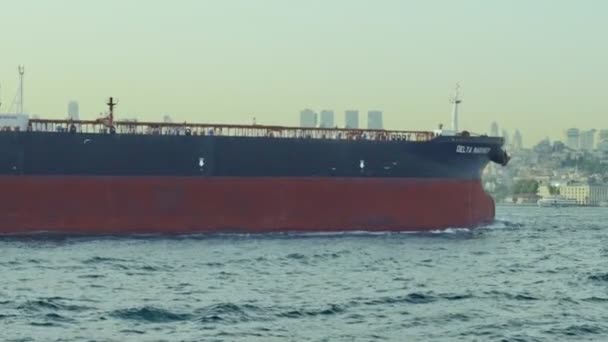 Istanbul Bosporus Last Cargo Ship Throat — Αρχείο Βίντεο