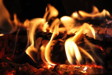 Doğadaki ateş elementi. Ateşli fırın. Ateşin sıcaklığı. Telefon ve tabletler için arkaplanı ateşle.