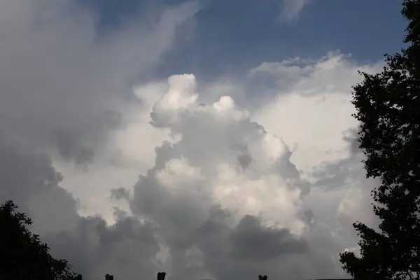 stock image The texture and structure of the sky in the clouds. Background with clouds for phones and tablets. Ukrainian sky.