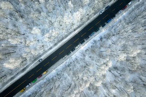 Вид Воздуха Зимний Пейзаж Заснеженными Лесами Асфальтовыми Дорогами Холодный Зимний — стоковое фото