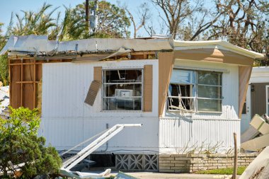 Florida 'daki seyyar ev mahallesindeki Ian Kasırgası tarafından yok edilmiş. Doğal afetin sonuçları..