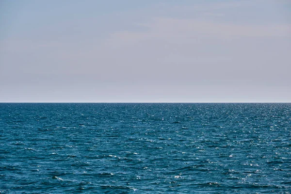 Närbild Havsbild Yta Blått Havsvatten Med Små Ringar Vågor — Stockfoto