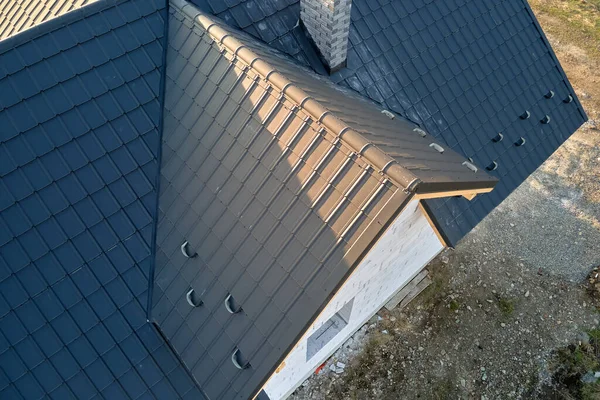 Letecký Pohled Nedokončený Dům Provzdušněnými Lehkými Betonovými Stěnami Dřevěným Střešním — Stock fotografie