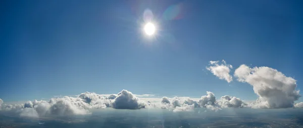 Luchtfoto Vanuit Vliegtuigraam Grote Hoogte Van Aarde Bedekt Met Opgezwollen — Stockfoto